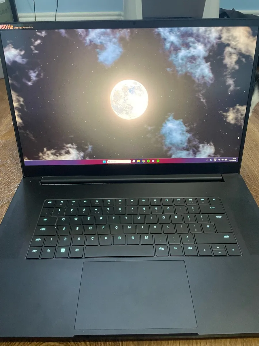 Razer Blade 17 Gaming Laptop | RTX 3070 Ti | i7 - Image 2