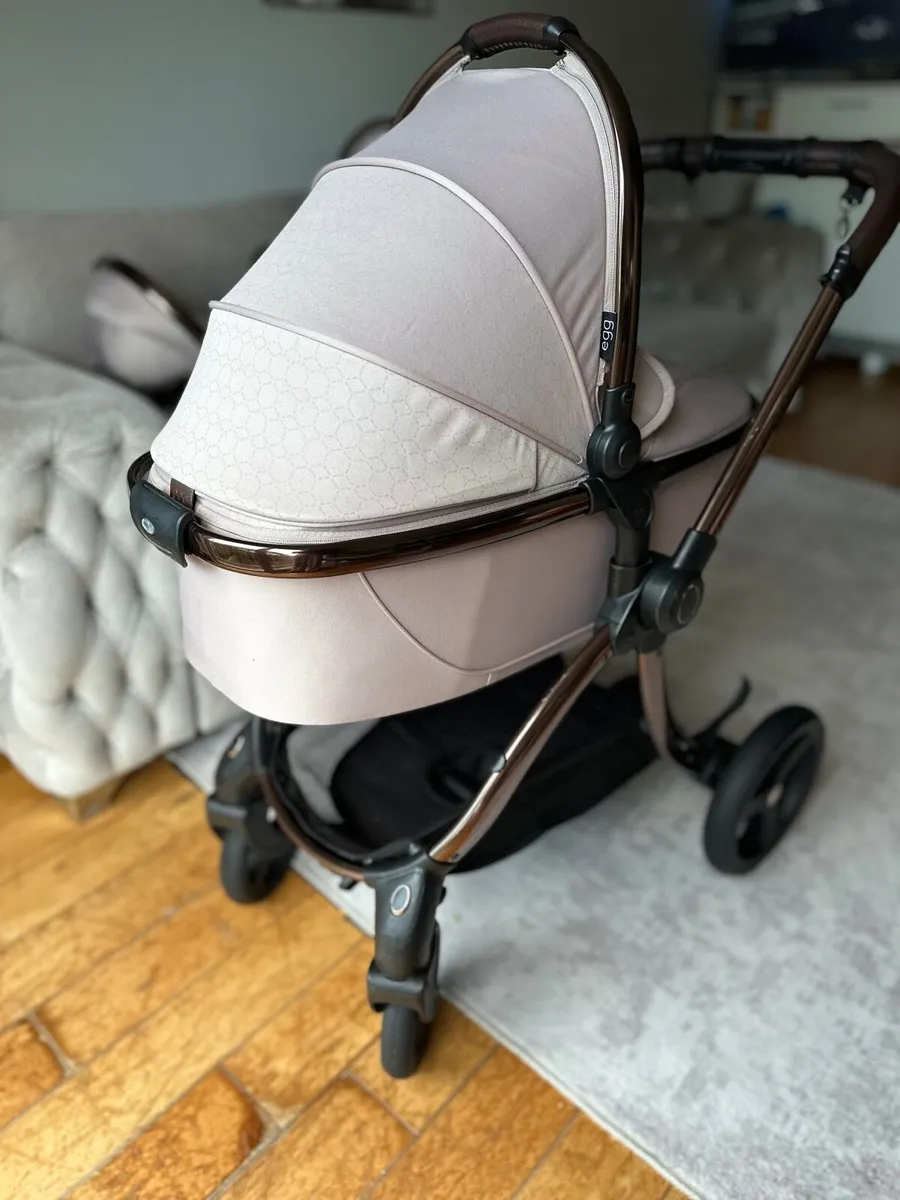 Egg2 travel system - Image 3