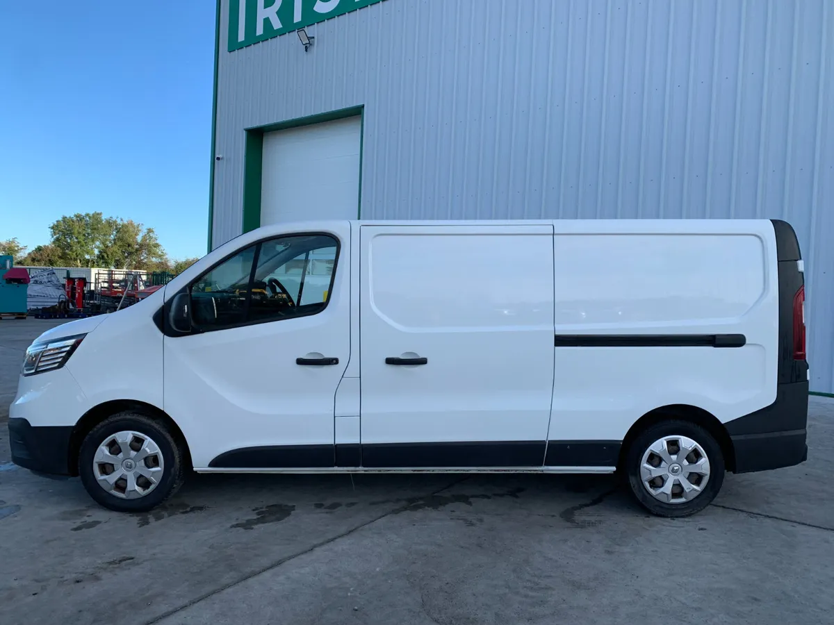 NO RESERVE 2022 RENAULT TRAFIC FOR AUCTION - NAAS - Image 2