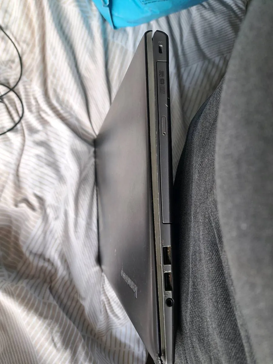 Lenovo IdeaPad laptop - Image 2