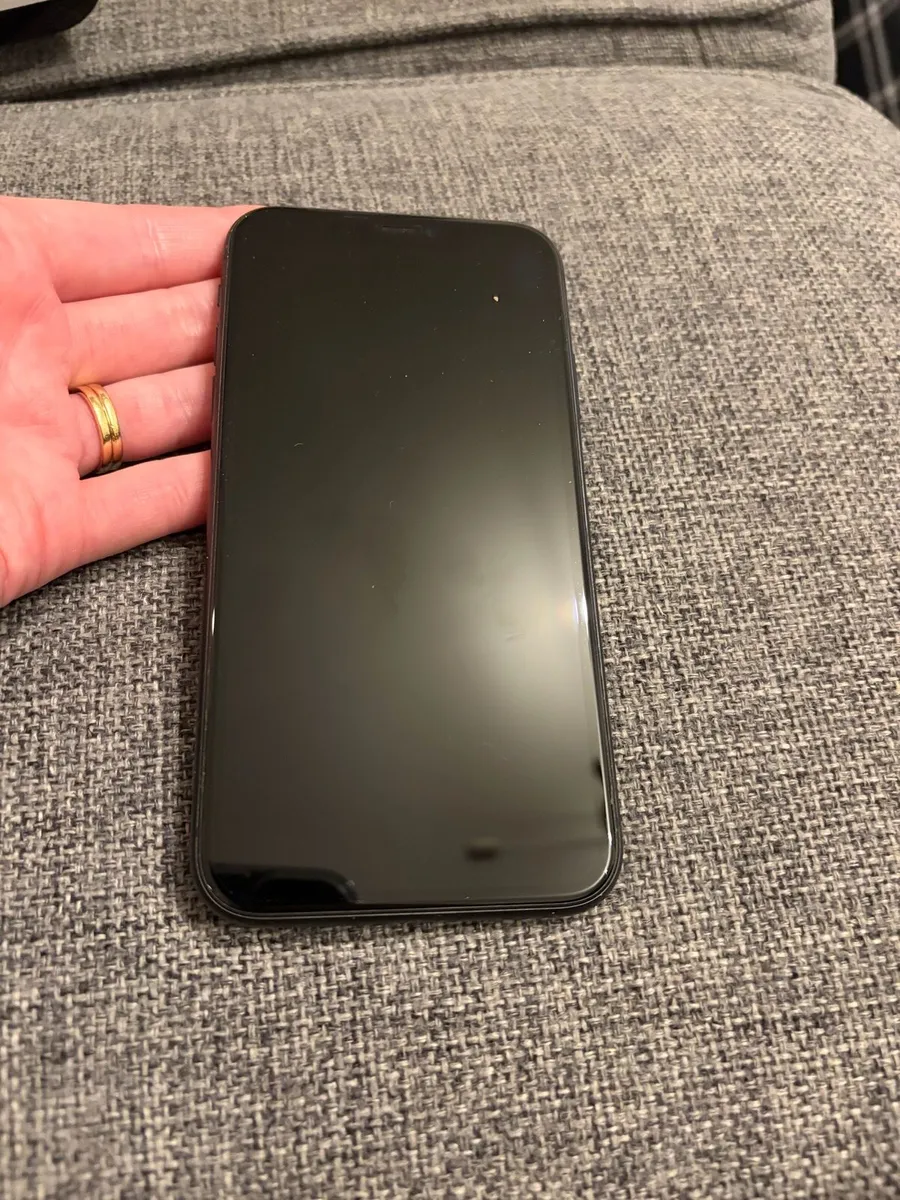 iPhone 11 128GB - Image 1