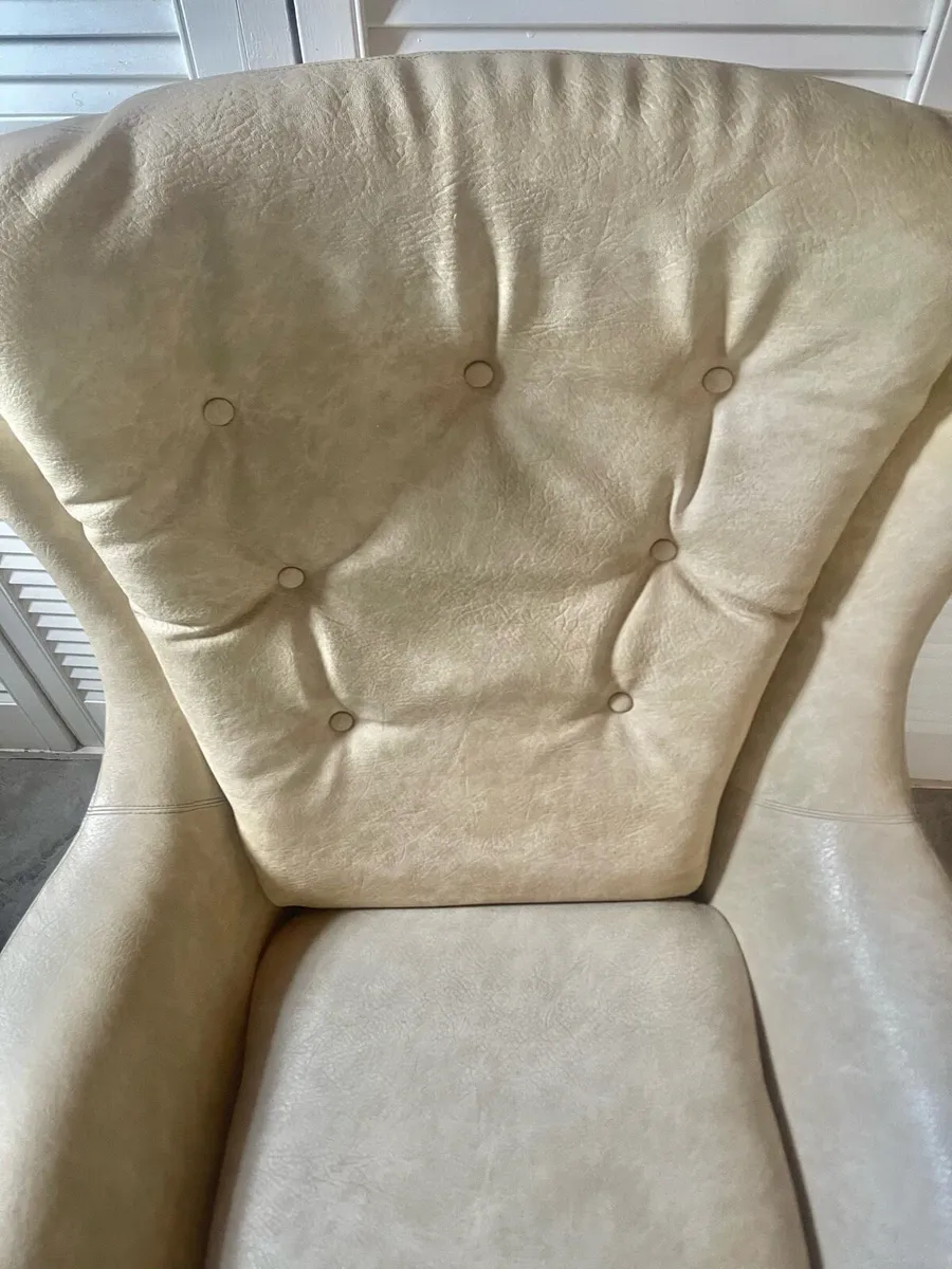 A mid century Egg chair - Image 3