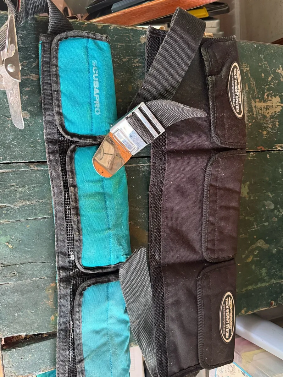 Scuba diving passed weight belts - Image 1