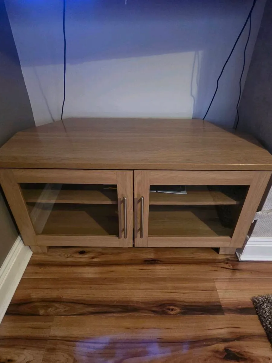 Solid oak TV Unit - Image 2