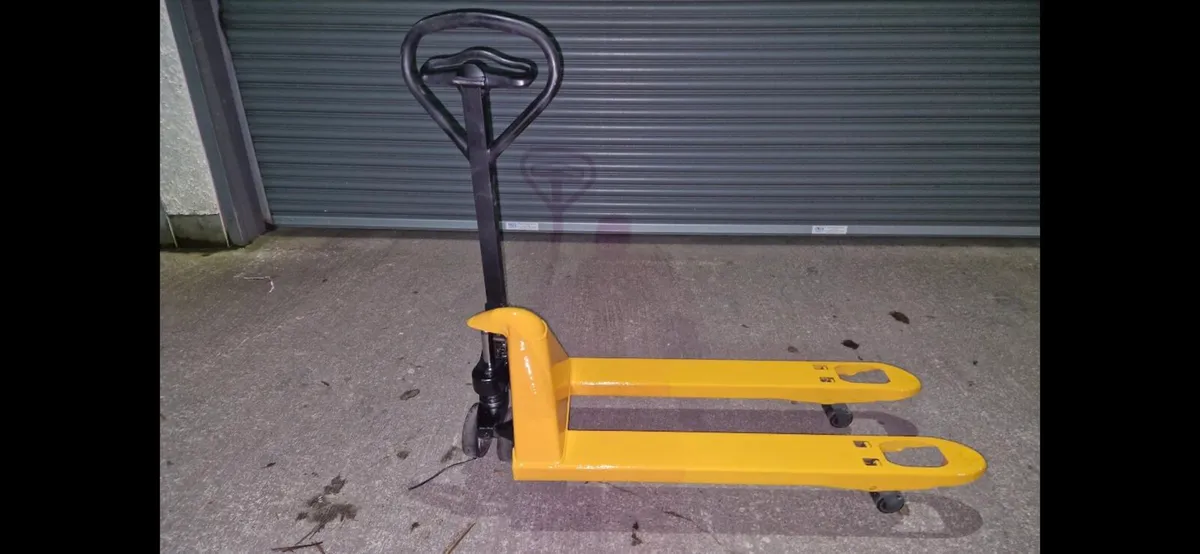 Hand Pallet Truck - Image 1