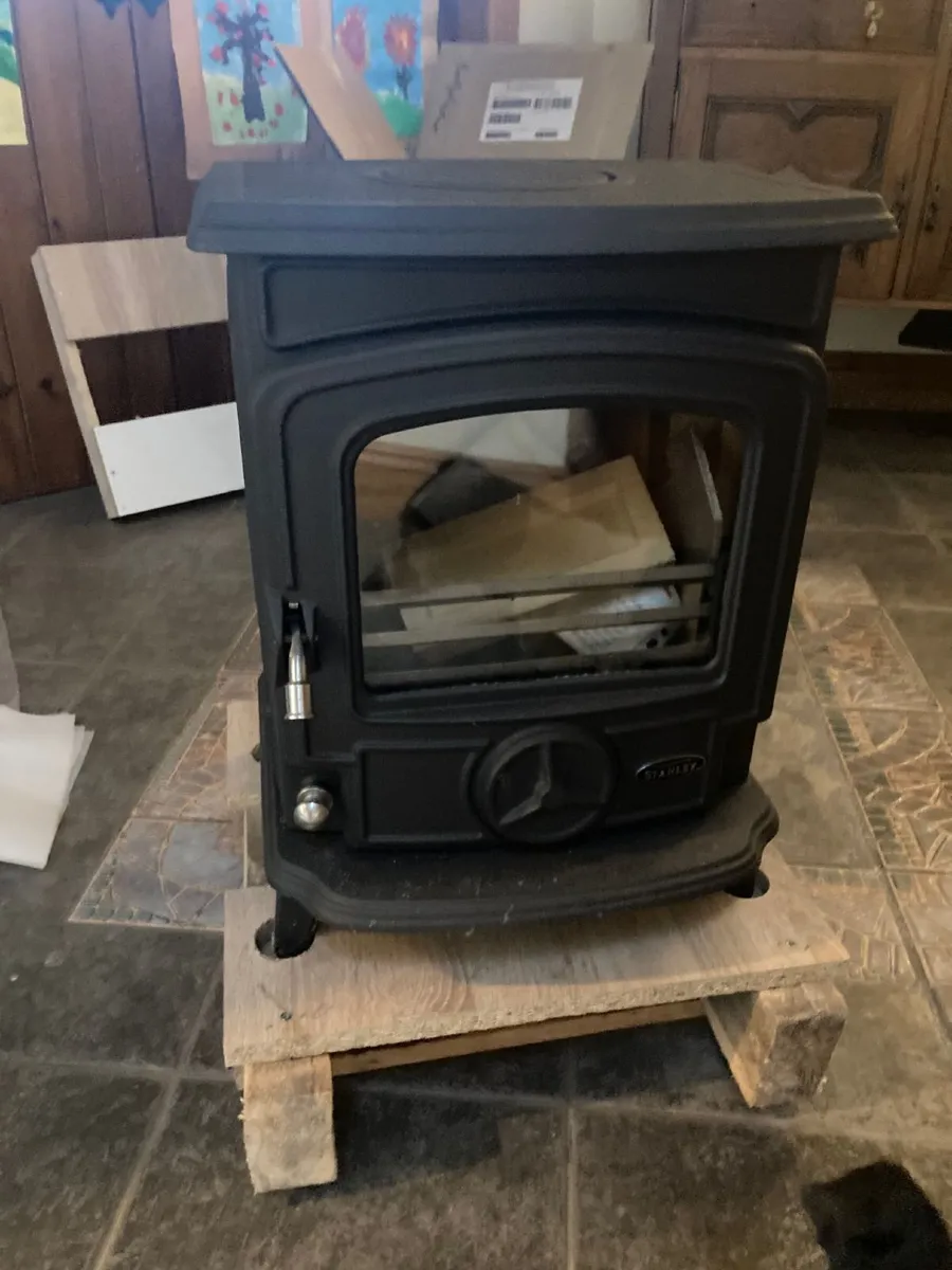Stanley Oisín Stove - Image 1