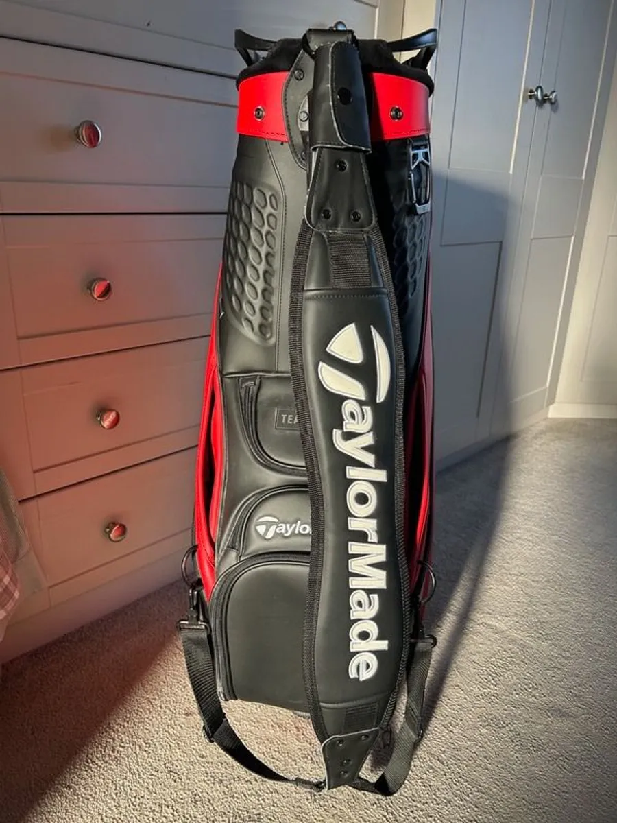Taylor Made Stealth Tour Bag (Red & Black) - Image 3