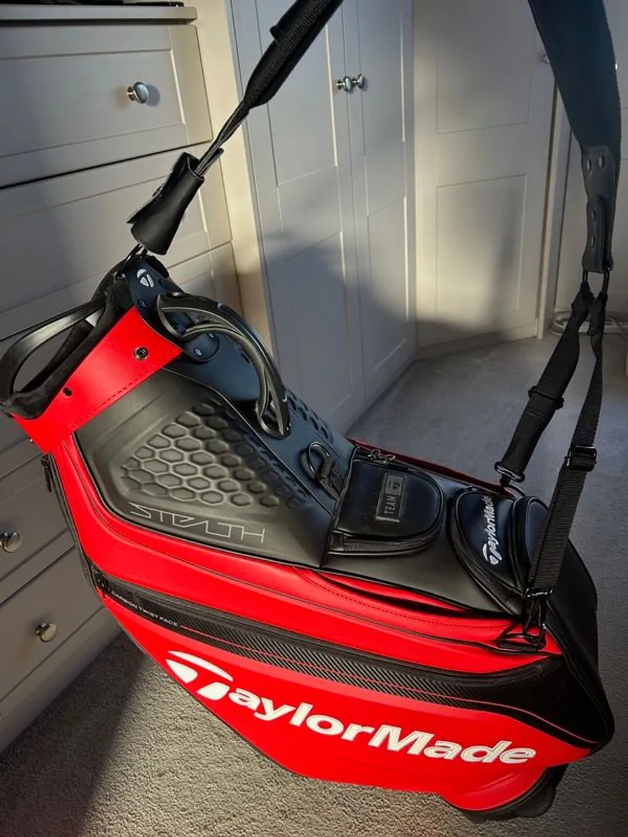 Taylor Made Stealth Tour Bag (Red & Black) - Image 4
