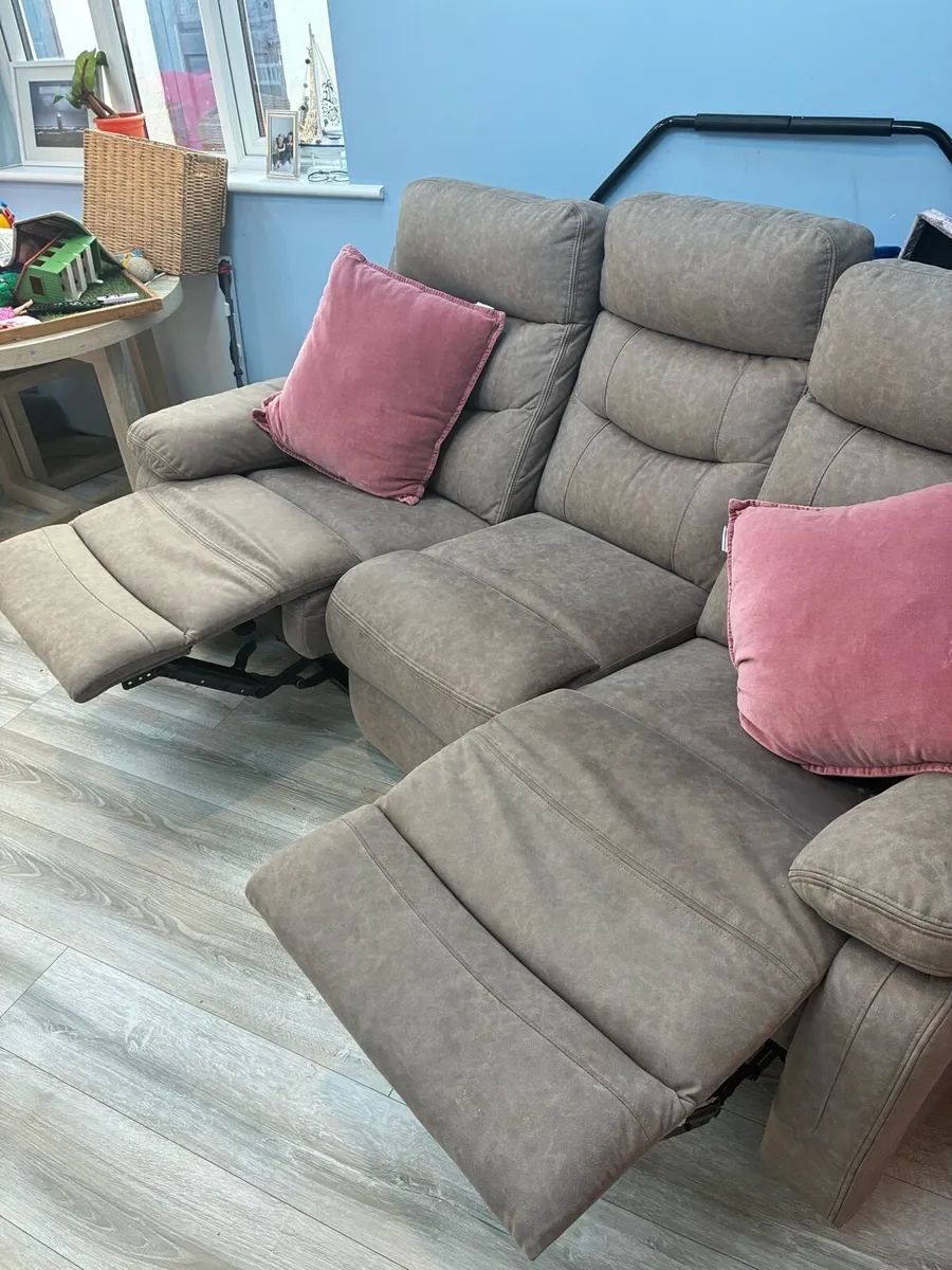 Recliner Couches x 2 - Image 2