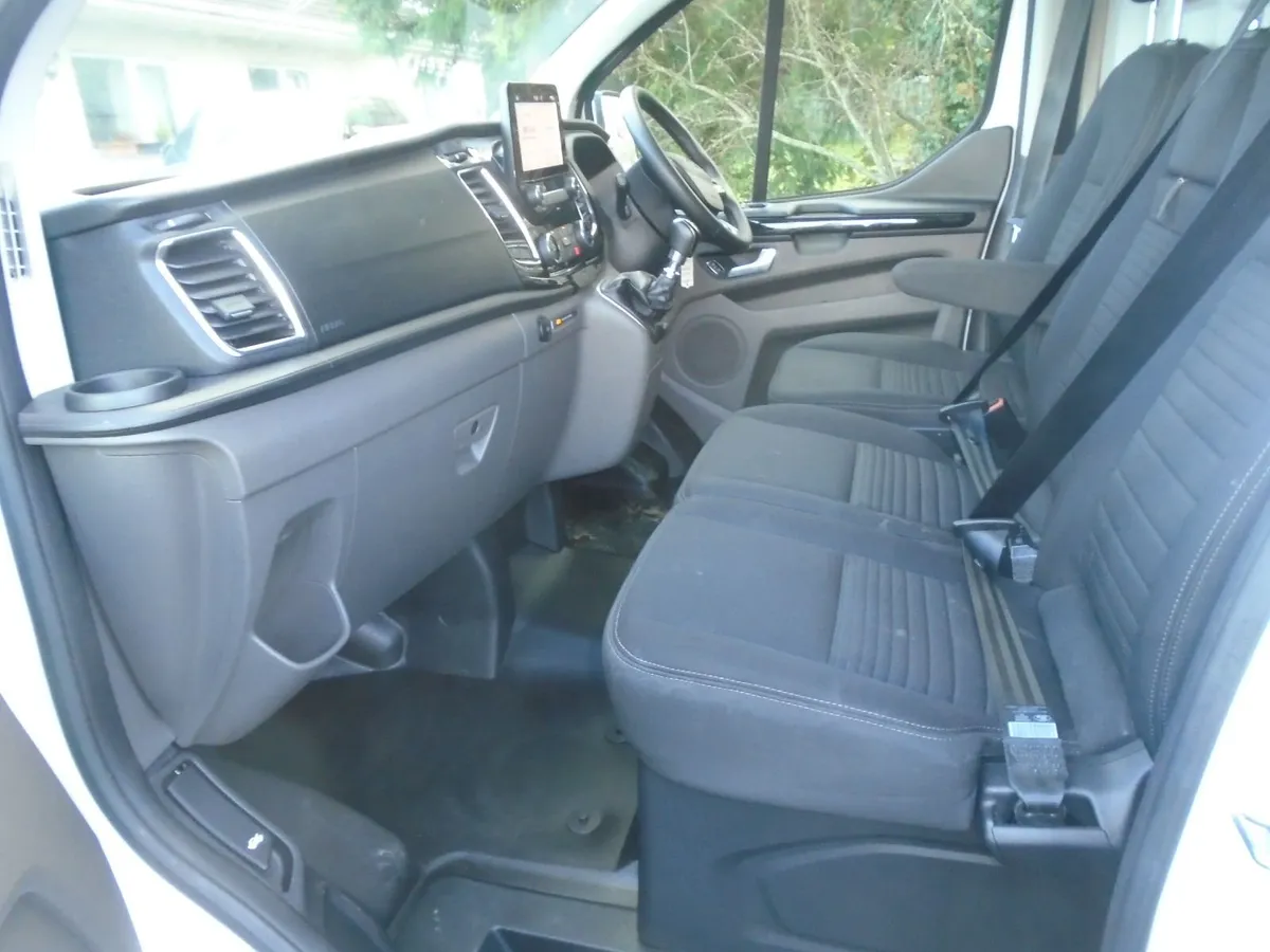 2023 Ford Transit Custom LIMITED LWB 130HP - Image 4