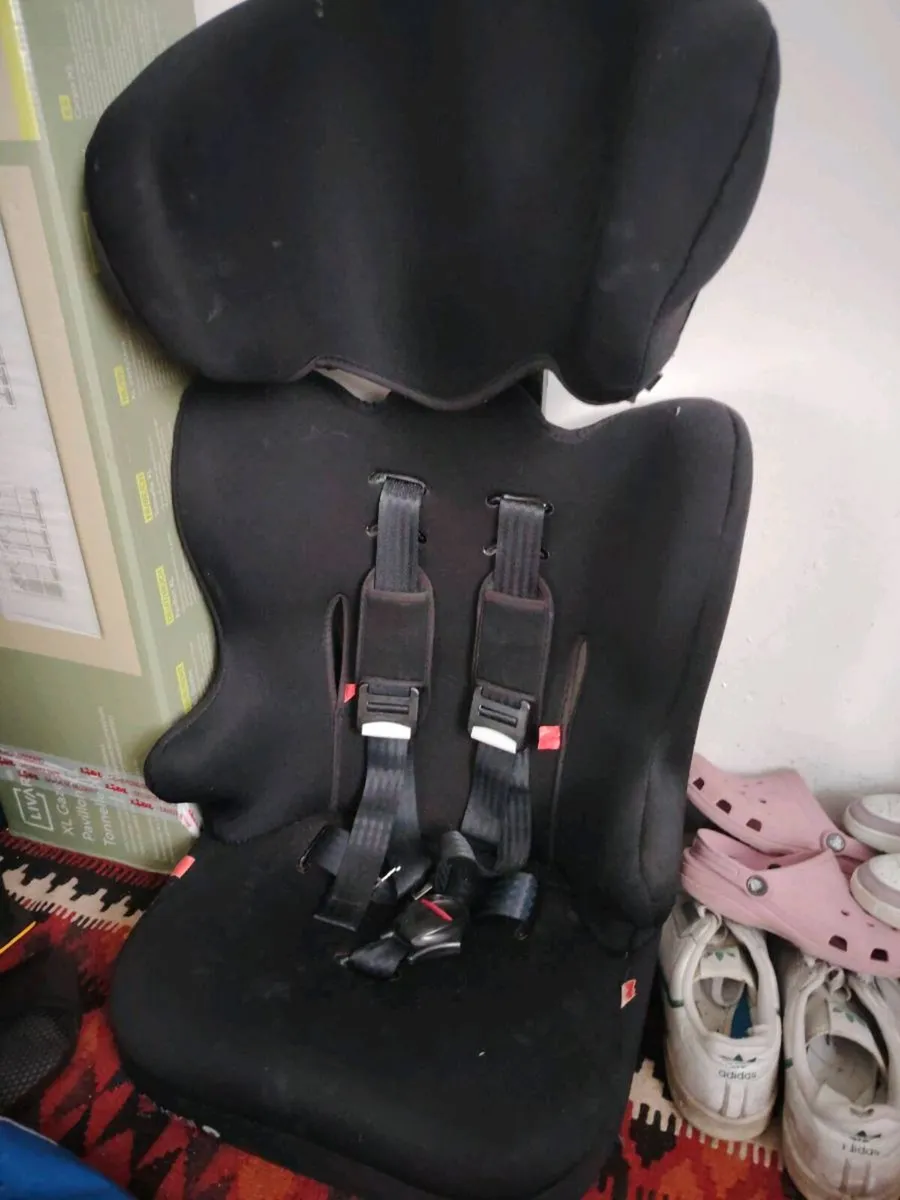Car seat - Image 1