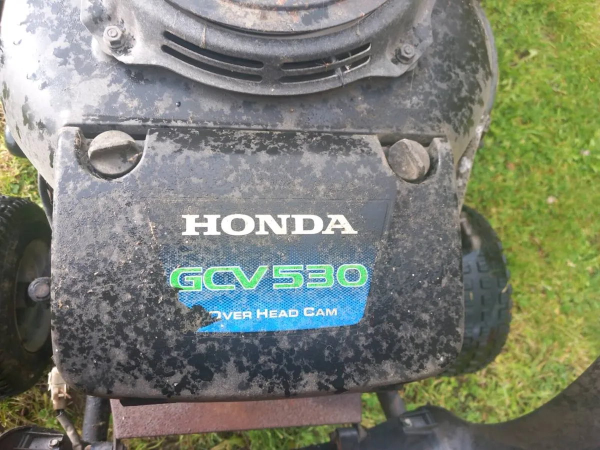 Ride on lawnmower - Image 2