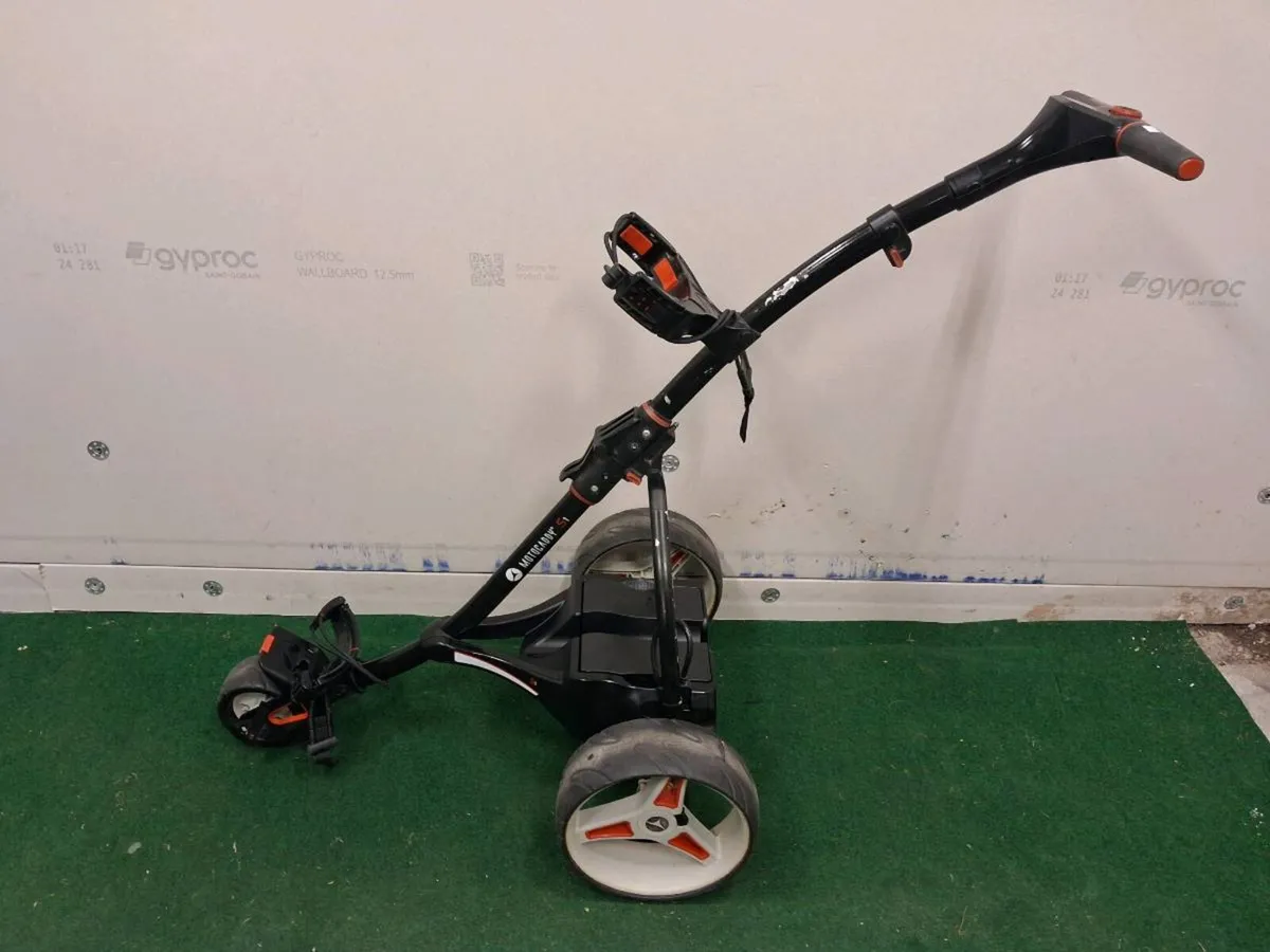Motocaddy S1 winter wheels and lithium battery - Image 3
