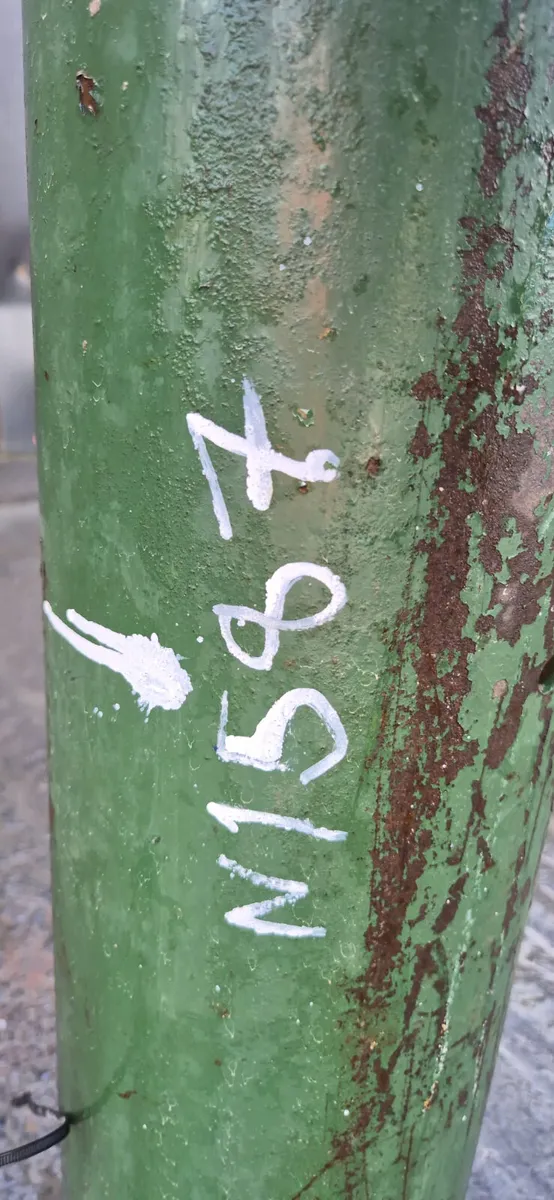 Two-handed manual post driver - Image 2