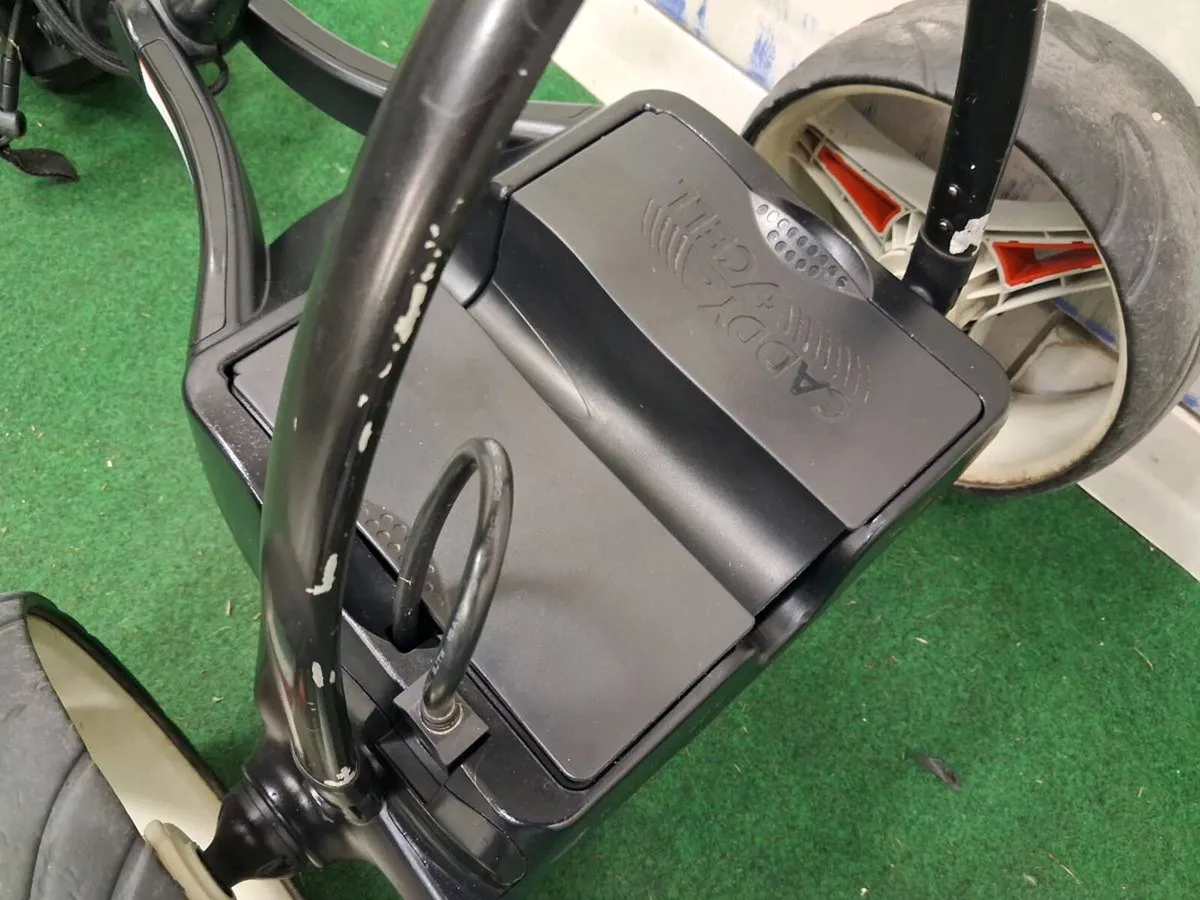 Motocaddy S1 winter wheels and lithium battery - Image 4