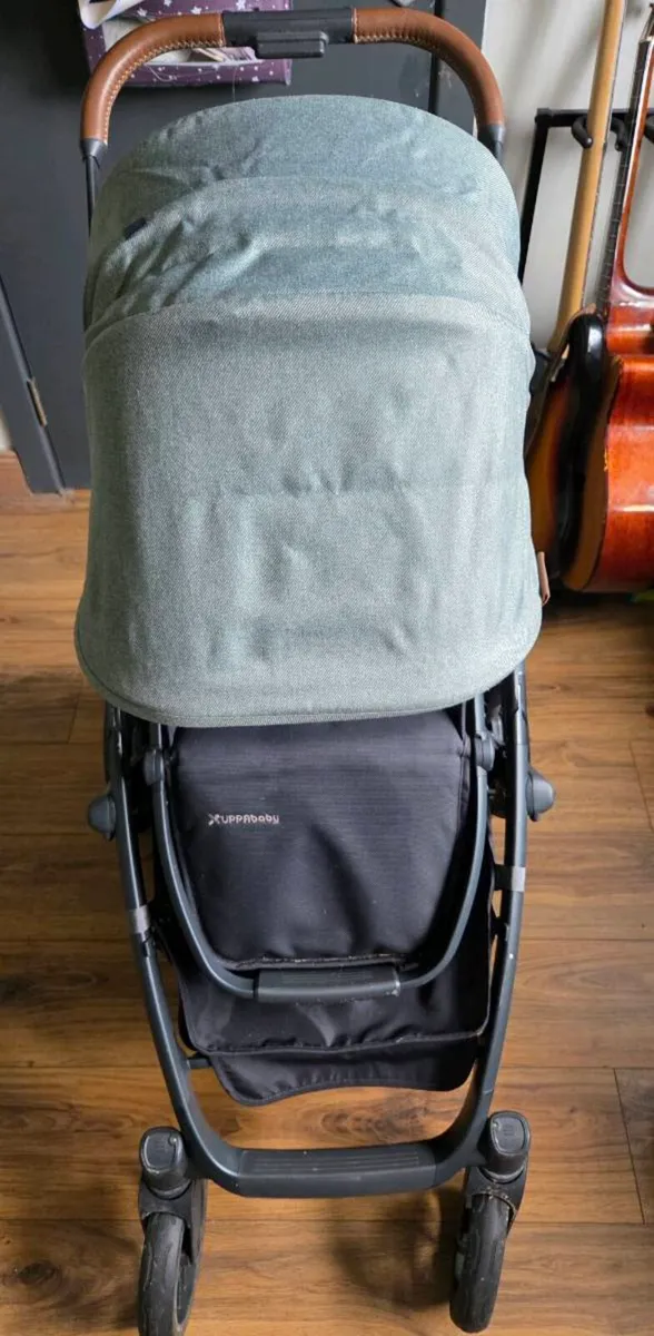 Uppababy Vista V2 travel system - Image 4