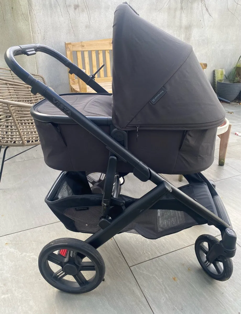 Uppababy Vista V3- Newest Model - Image 1