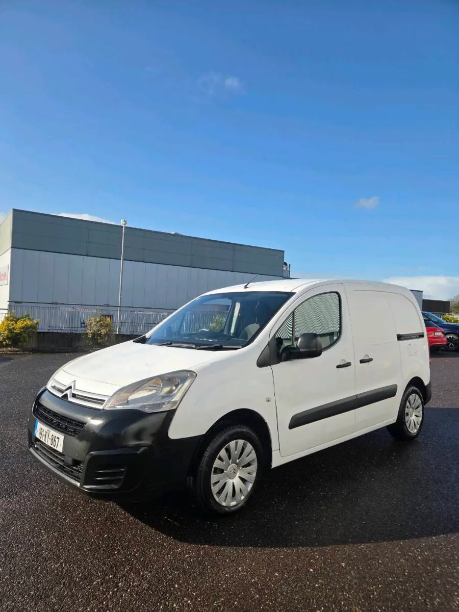 2019 CITROEN BERLINGO 3 SEATER NEW DOE. - Image 2