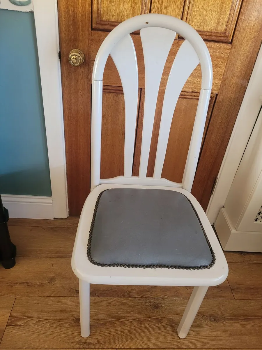 Kitchen Chair's Free