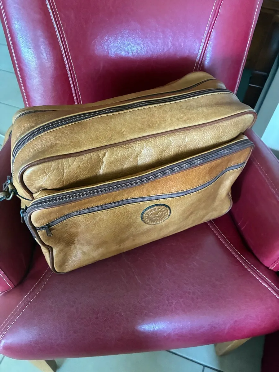 Quality Leather Travel Bag - Image 2