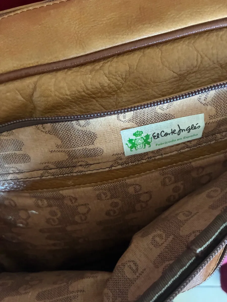 Quality Leather Travel Bag - Image 4