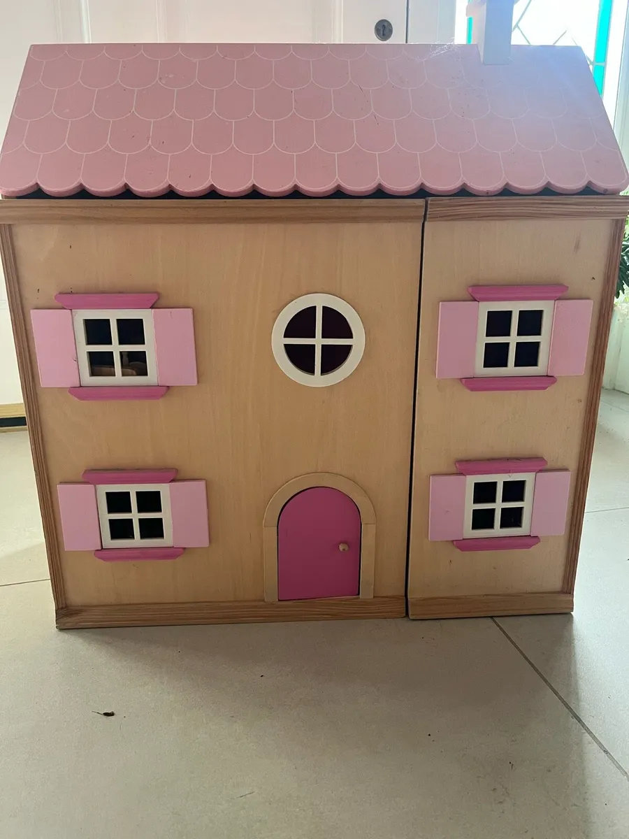 Wooden dolls house - Image 1