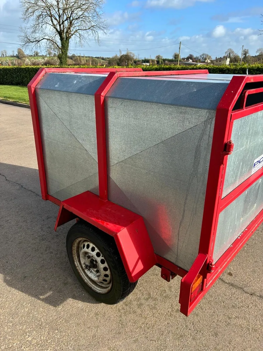 Trailer - Image 1