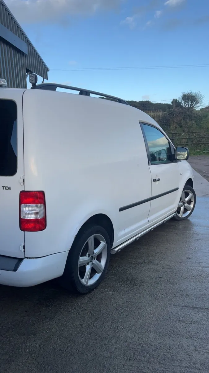 Caddy van - Image 2