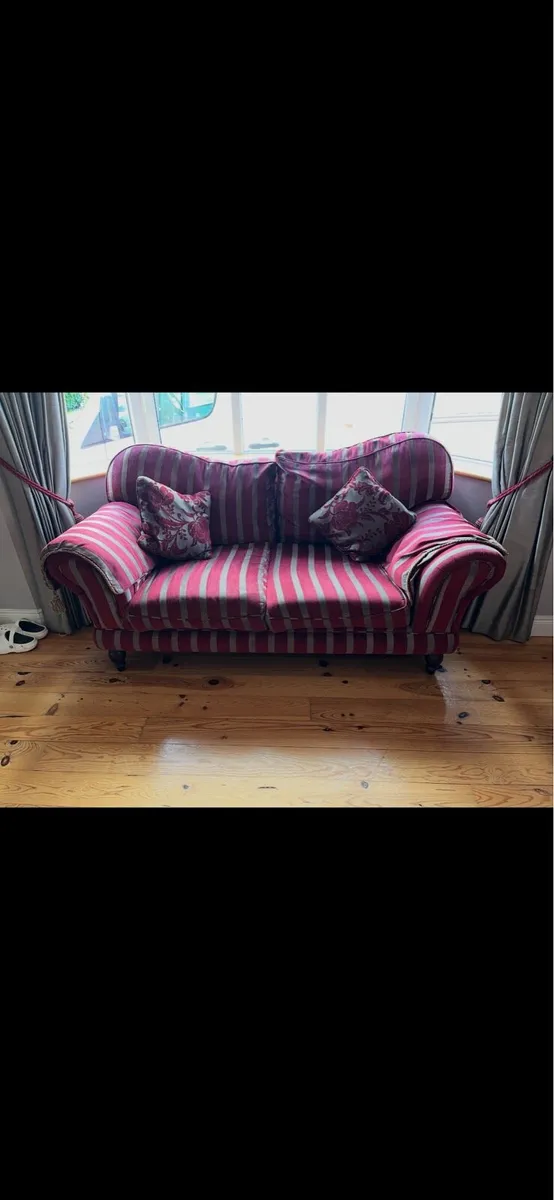 Couches - Image 2