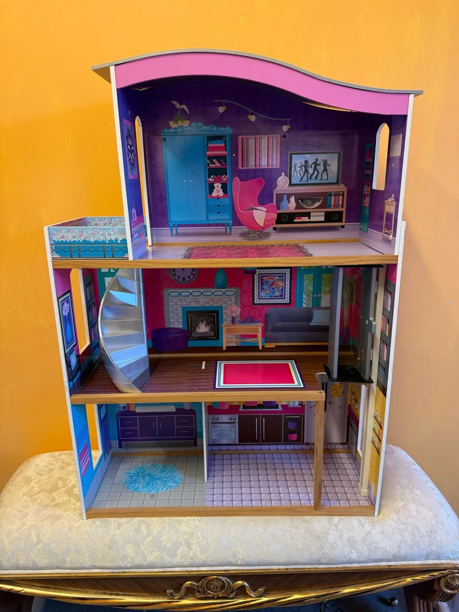 Barbie house x2 - Image 1