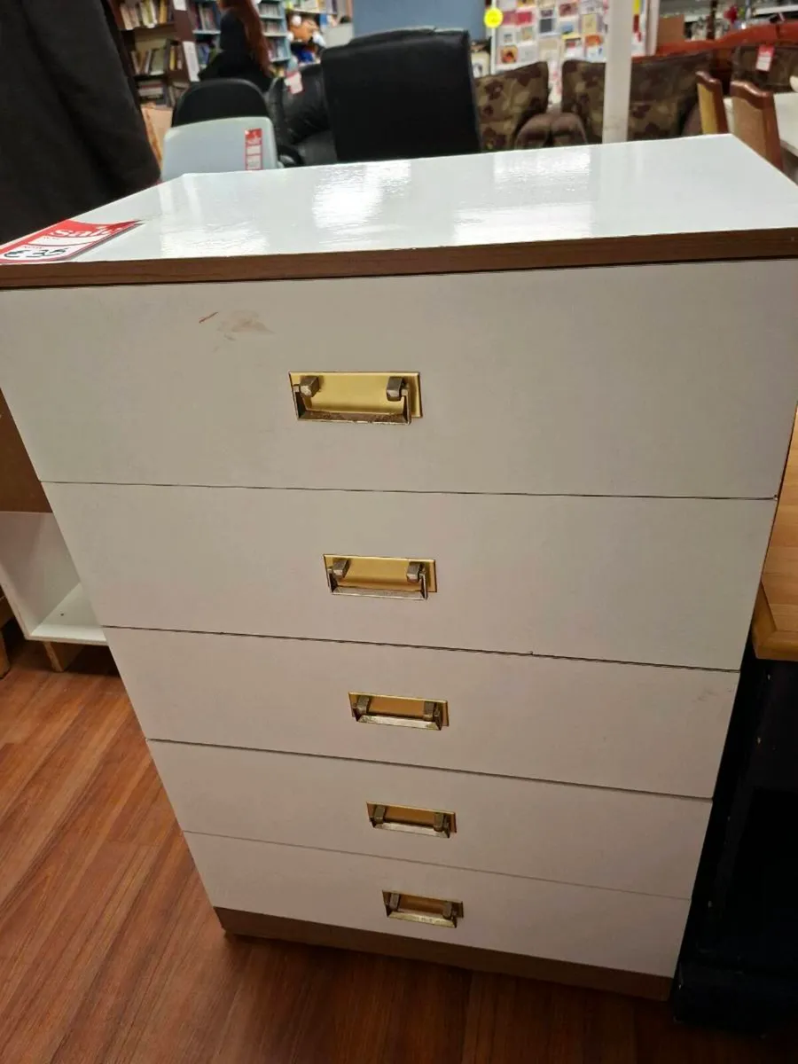WHITE 5 DRAWER CHEST OF DRAWERS - Image 2