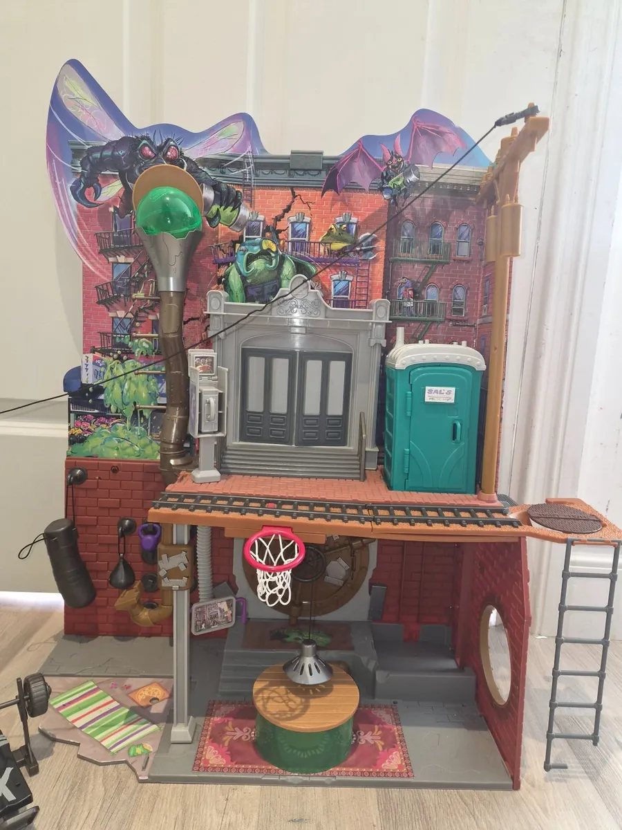 Teenage Mutant Ninja Turtle Sewer Lair Playset - Image 1