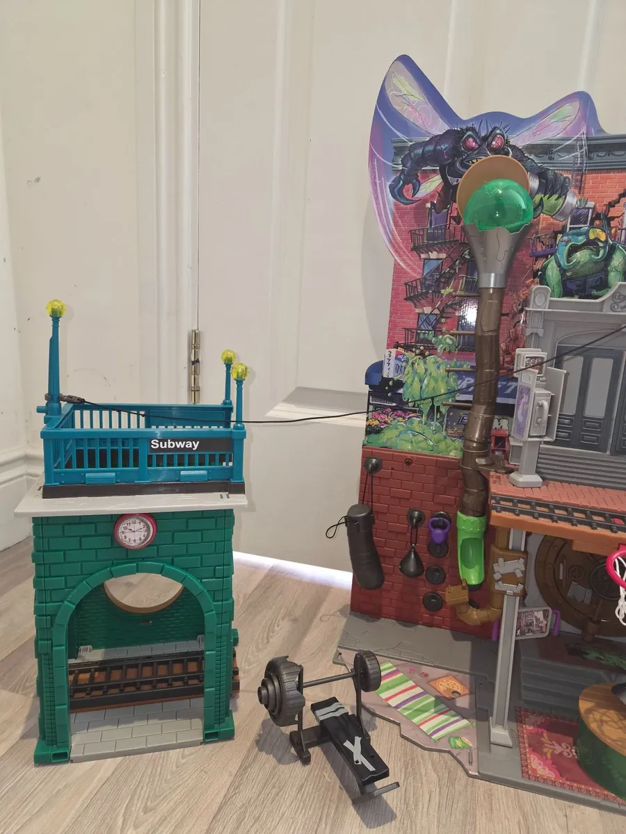 Teenage Mutant Ninja Turtle Sewer Lair Playset - Image 3