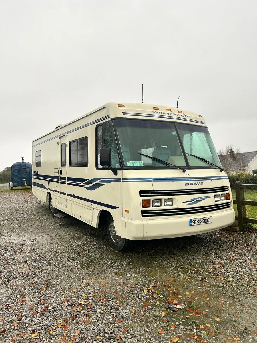 Storm damaged: Winnebago brave 32ft RV camper - Image 3