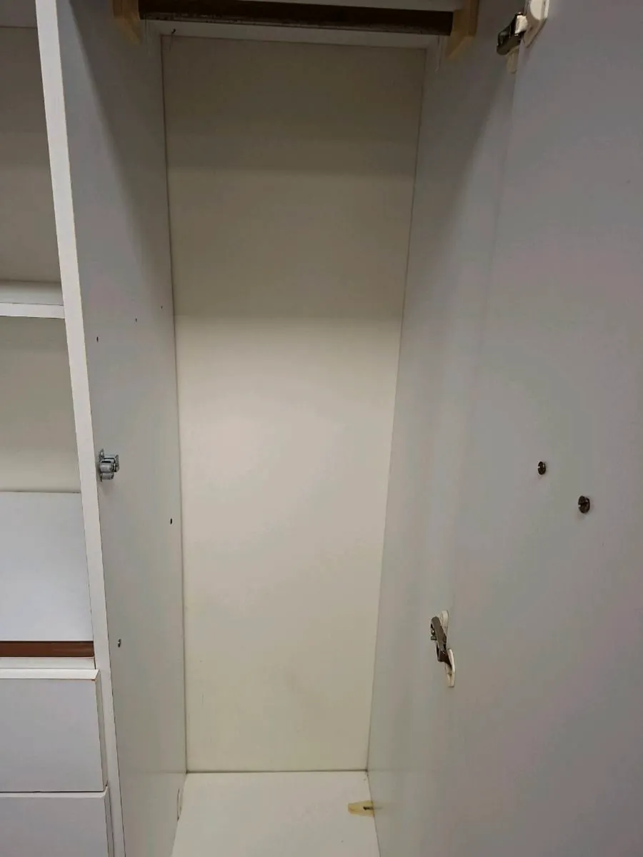 WHITE WARDROBE - Image 2