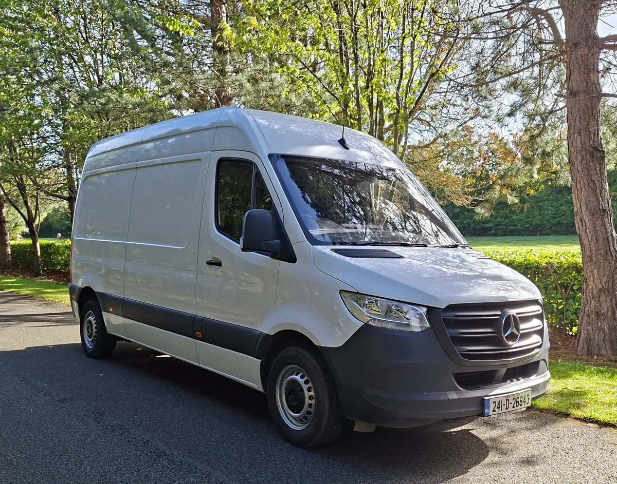 2024 Mercedes Sprinter Automatic DOE 10 / 27 - Image 4