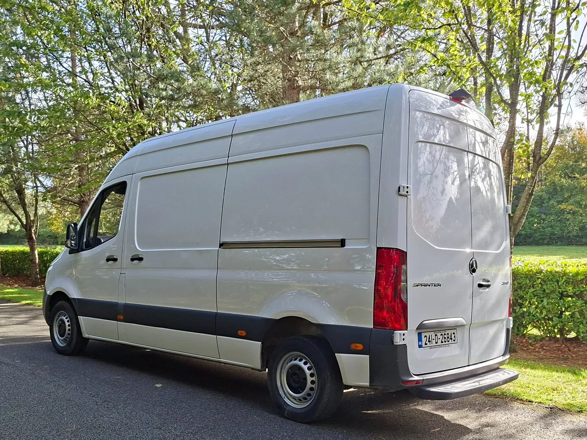 2024 Mercedes Sprinter Automatic DOE 10 / 27 - Image 2