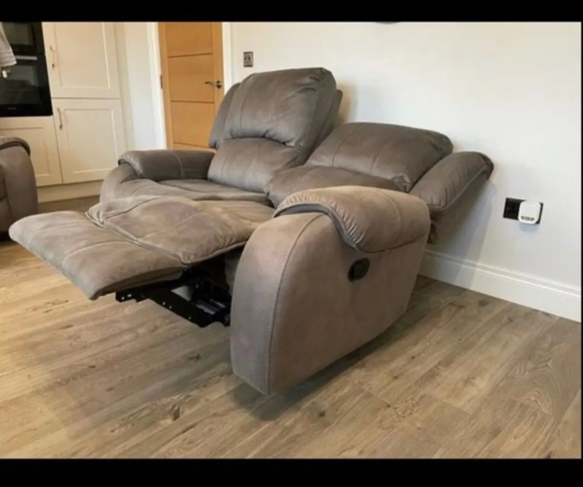 Two seater sofas x2 - Image 2