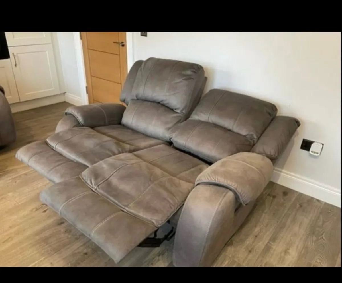 Two seater sofas x2 - Image 4
