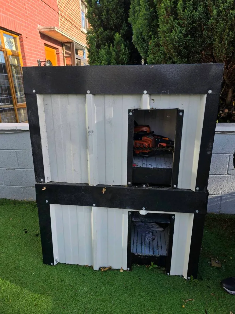 Dog kennels