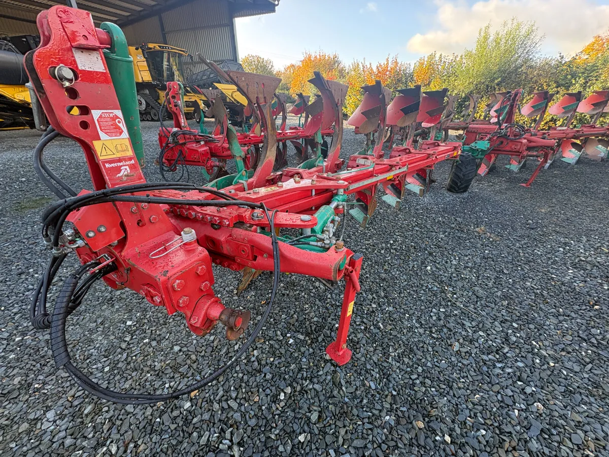 2019 KVERNELAND ES 85 200 5FURROW - Image 1