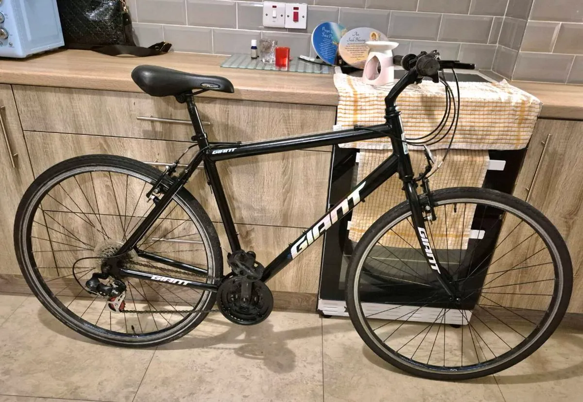 BIKES CLEAR OUT IN GOOD CONDITION BRAKES AND GEARS - Image 4