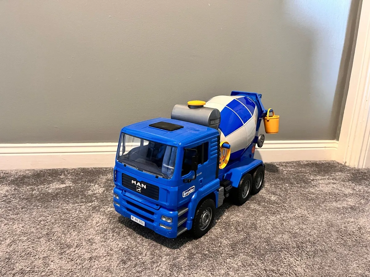 Bruder Man TGA Cement Mixer - Image 2