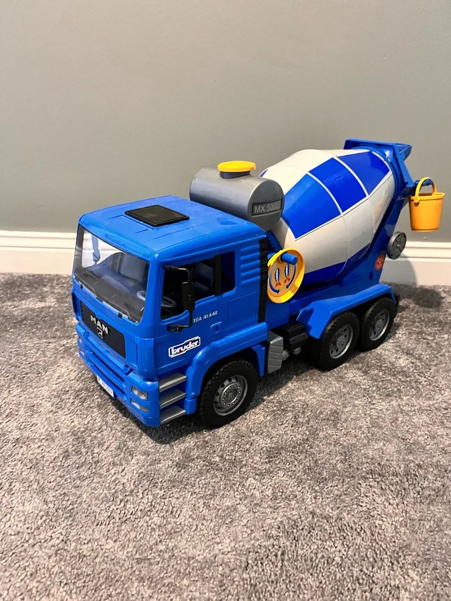 Bruder Man TGA Cement Mixer - Image 3