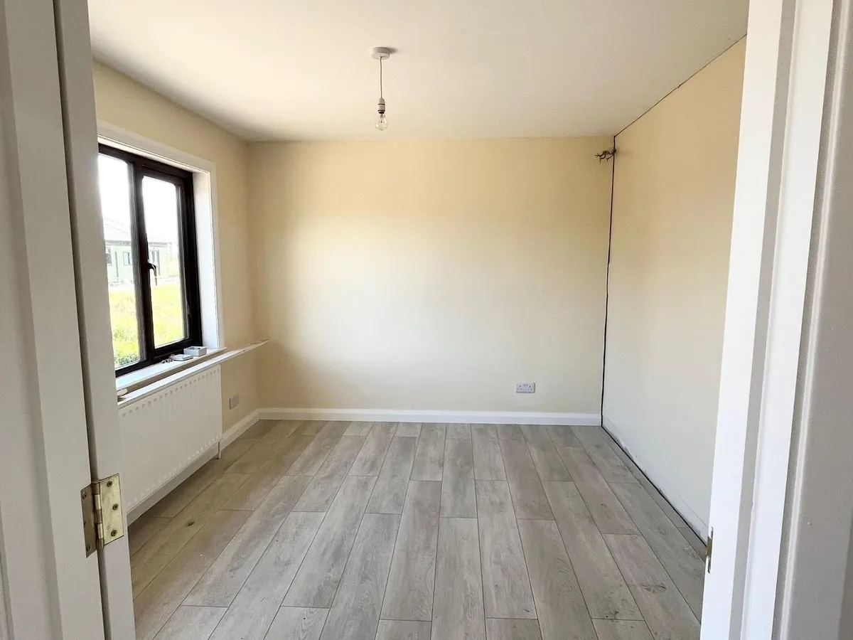 Modern 2-Bedroom Modular Home for Sale - Image 4