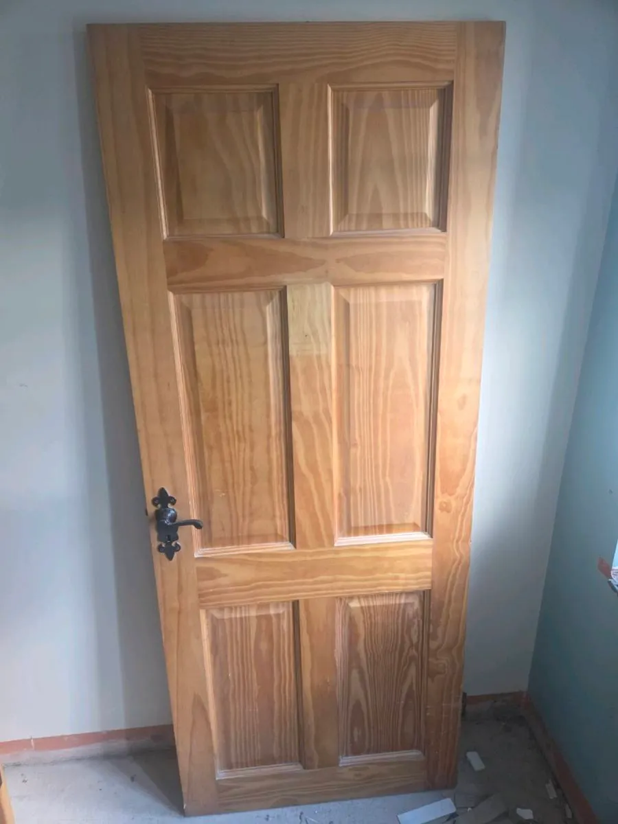Internal doors - Image 1