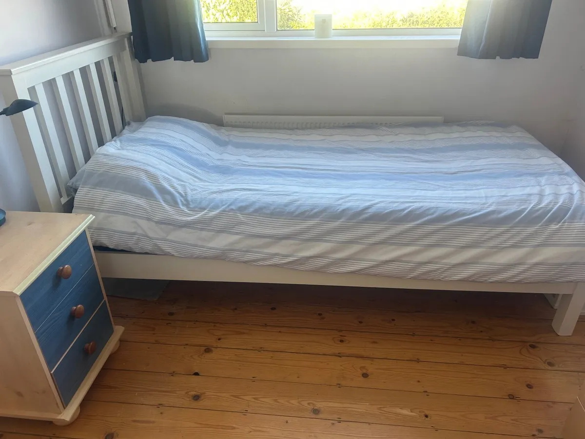 single bed and side locker - Image 1