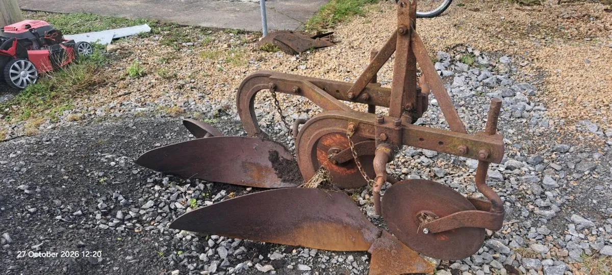 Ferguson 2 furrow plough - Image 1