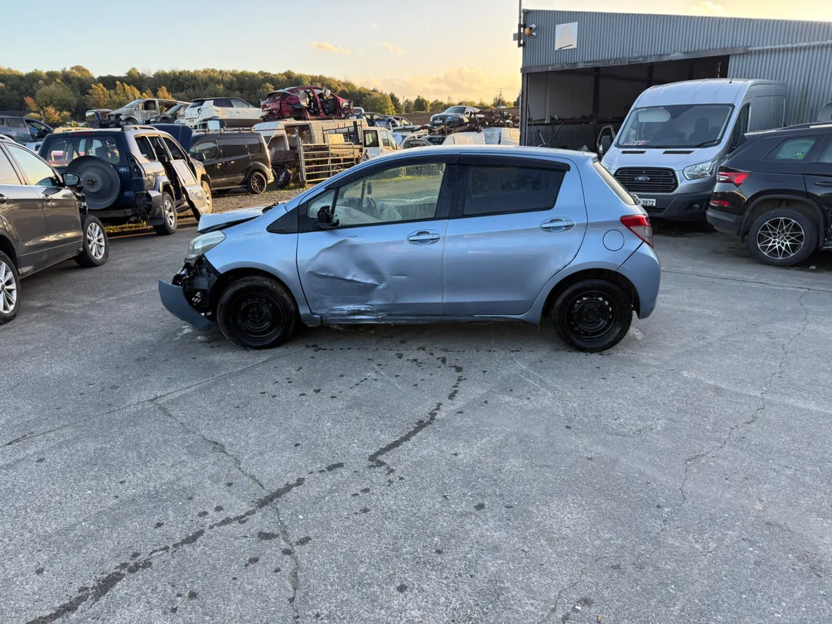 2012 Toyota Vitz 1.0 PTL Automatic - Image 4