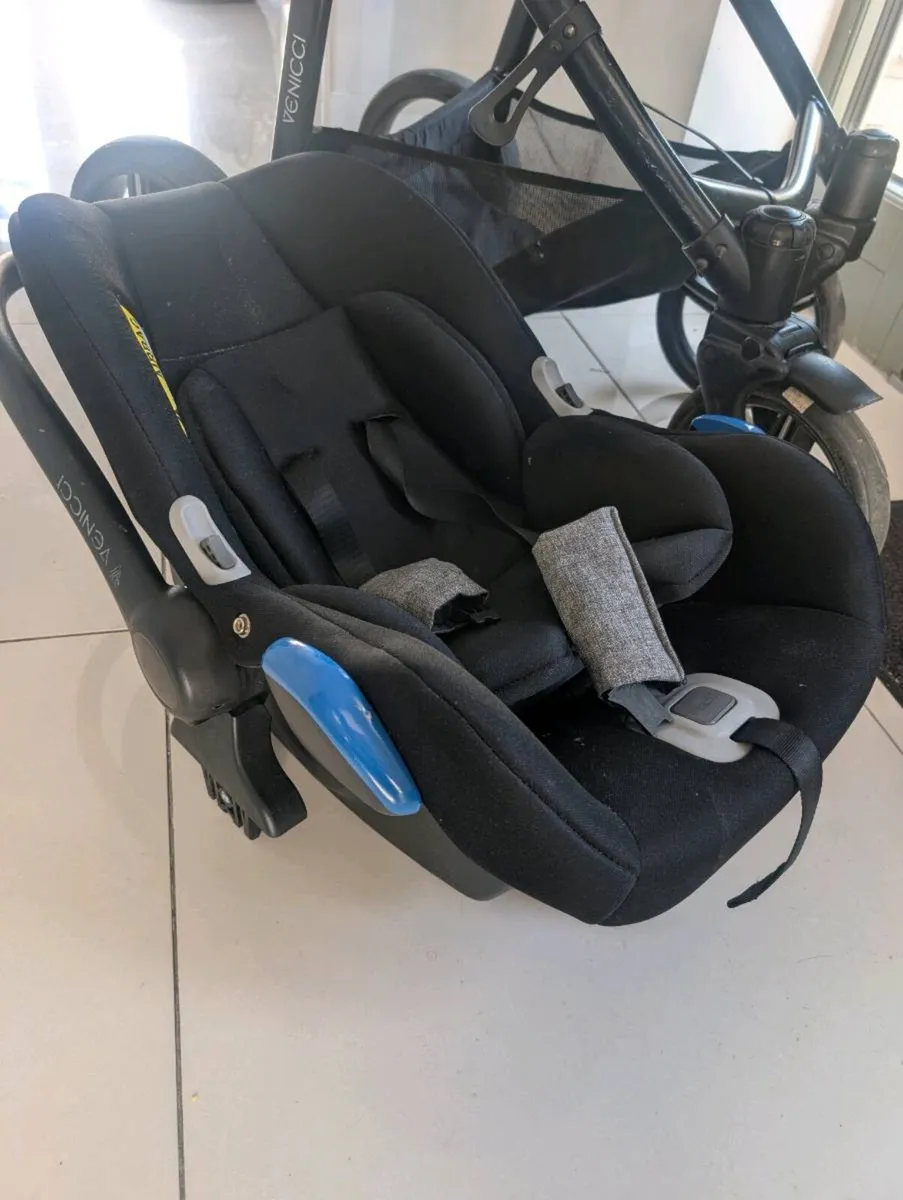 Buggy and stroller - Image 2